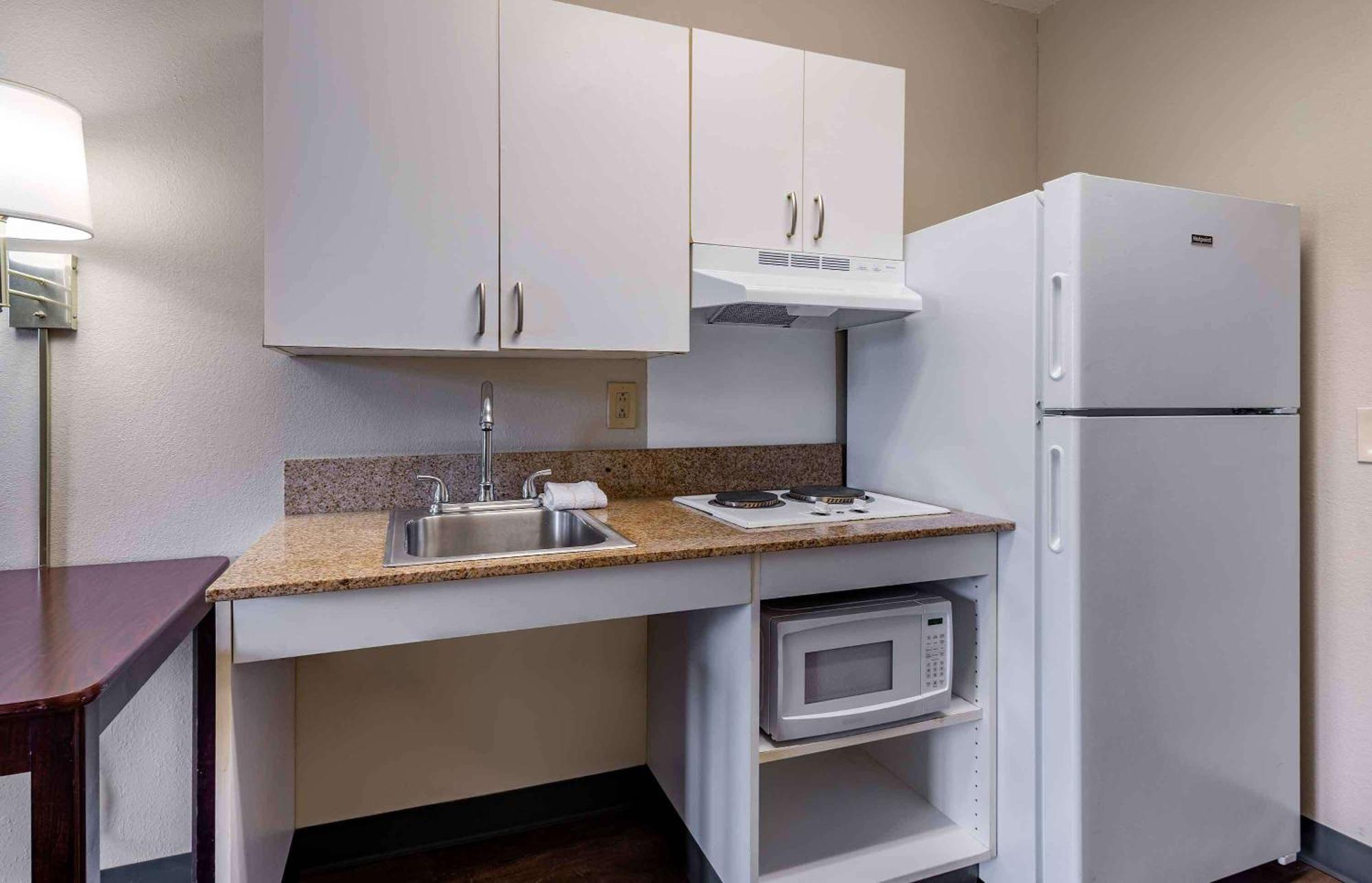 Extended Stay America Select Suites - Detroit - Стерлинг-Хайтс Экстерьер фото